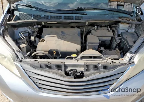 2012 Toyota Sienna Xle z USA, uszkodzony, nr VIN 5TDYK3DC5CS262097